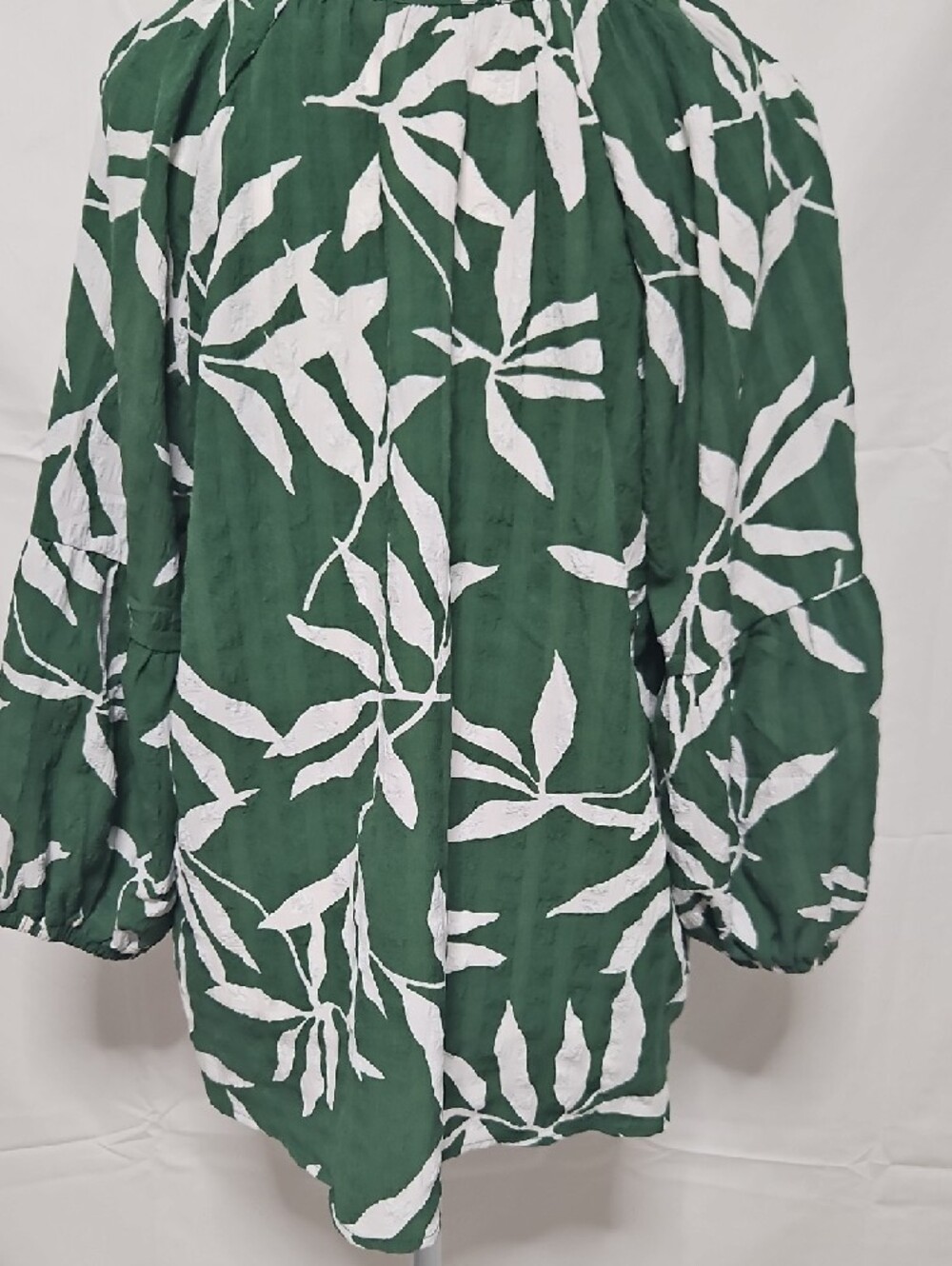 Women’s Dark Green Botanical Print Button-Down Shirt - Relaxed Collar - Picture 6 of 8